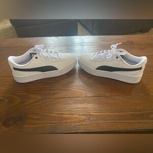 Puma White Sneakers with Black Insole